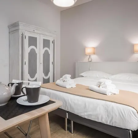 Flats4rent La Dimora D'orlando 公寓